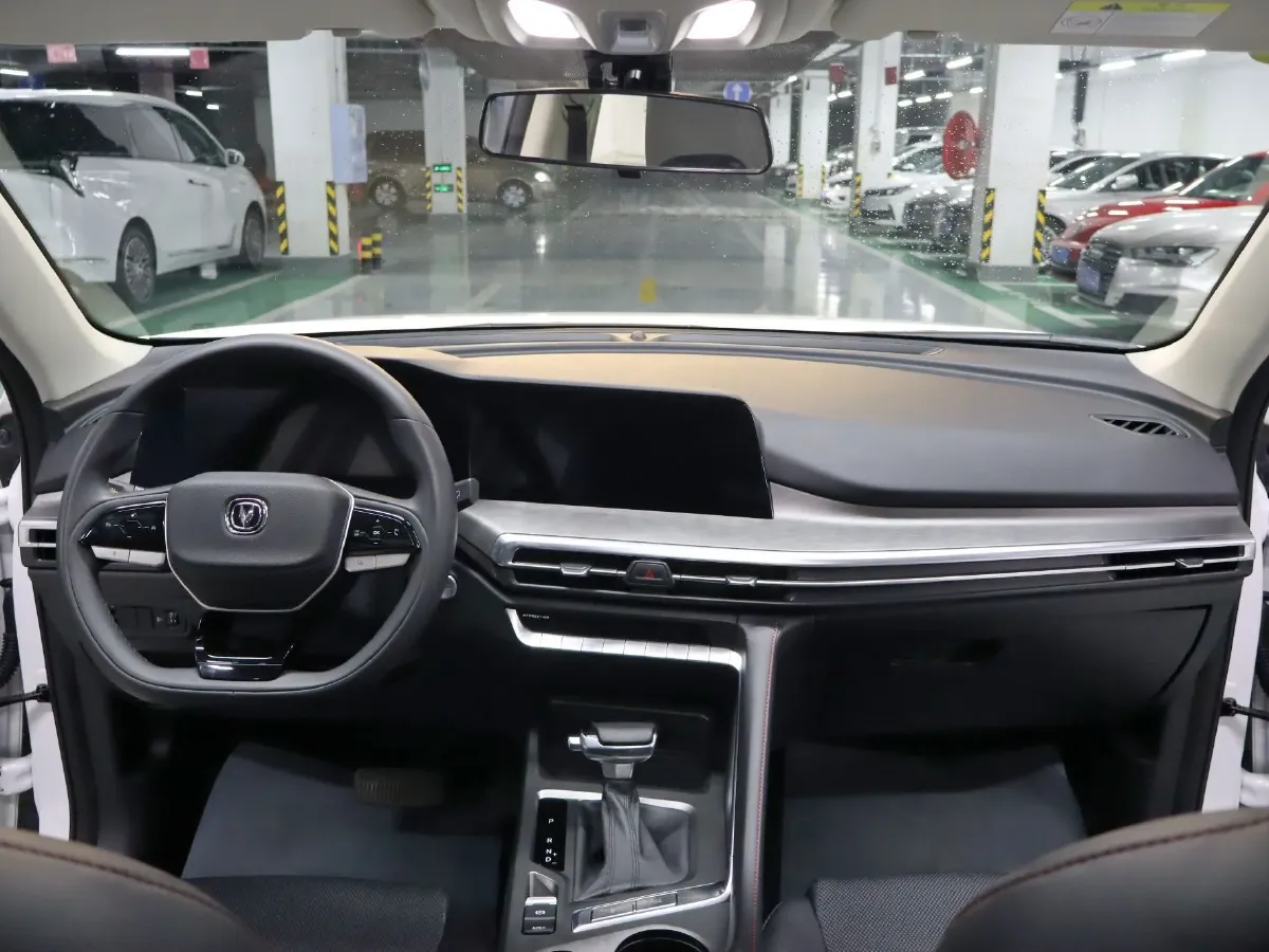 2023 ChangAn CS35 Plus 1.4T 160HP L4 7DCT,autocango,china used car exporter,china ev exporter,chinese used car exporter,chinese used ev exporter