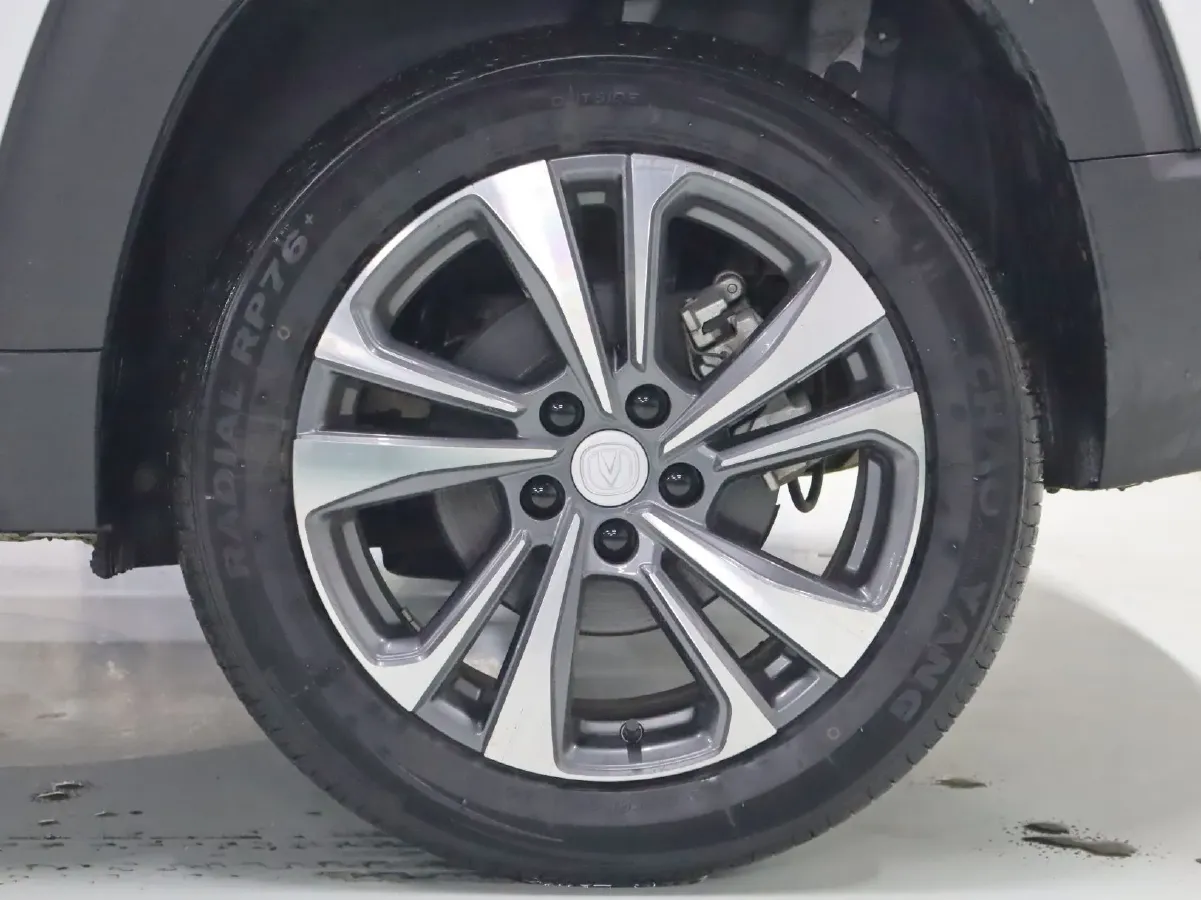 2023 ChangAn CS35 Plus 1.4T 160HP L4 7DCT,autocango,china used car exporter,china ev exporter,chinese used car exporter,chinese used ev exporter