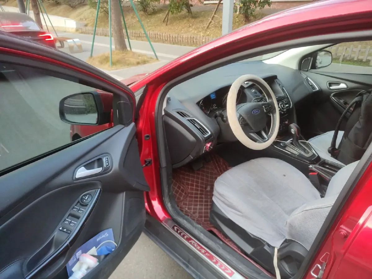 2017 Ford Focus 1.6L 125HP L4 6DCT,autocango,china used car exporter,china ev exporter,chinese used car exporter,chinese used ev exporter
