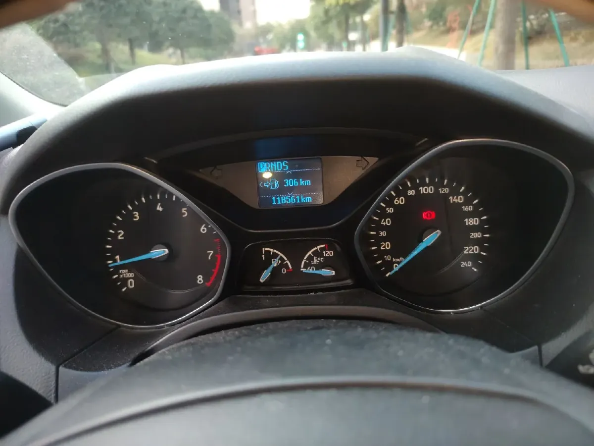 2017 Ford Focus 1.6L 125HP L4 6DCT,autocango,china used car exporter,china ev exporter,chinese used car exporter,chinese used ev exporter