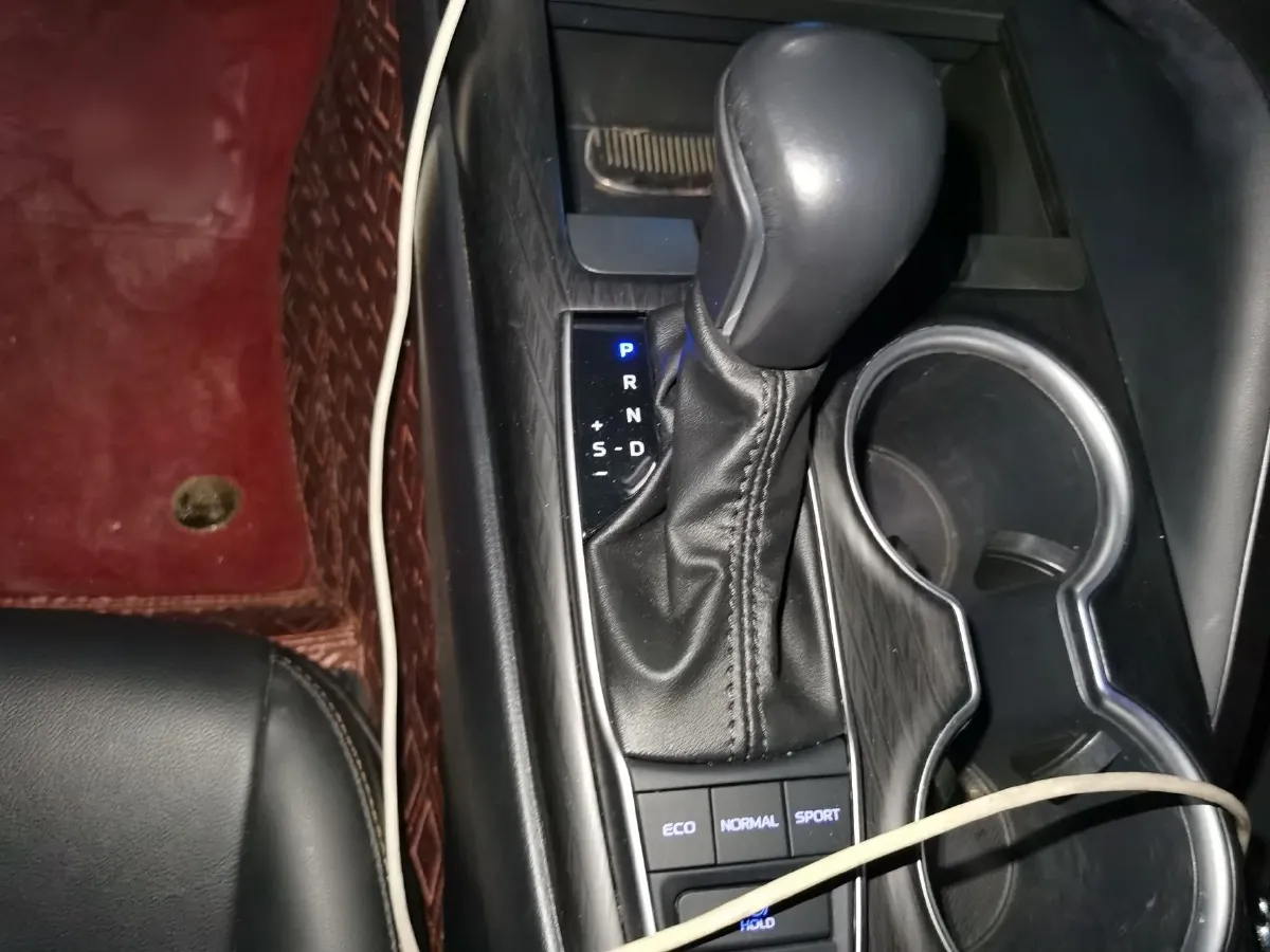 2021 Toyota Camry 2.5L 209HP L4 8AT,autocango,china used car exporter,china ev exporter,chinese used car exporter,chinese used ev exporter