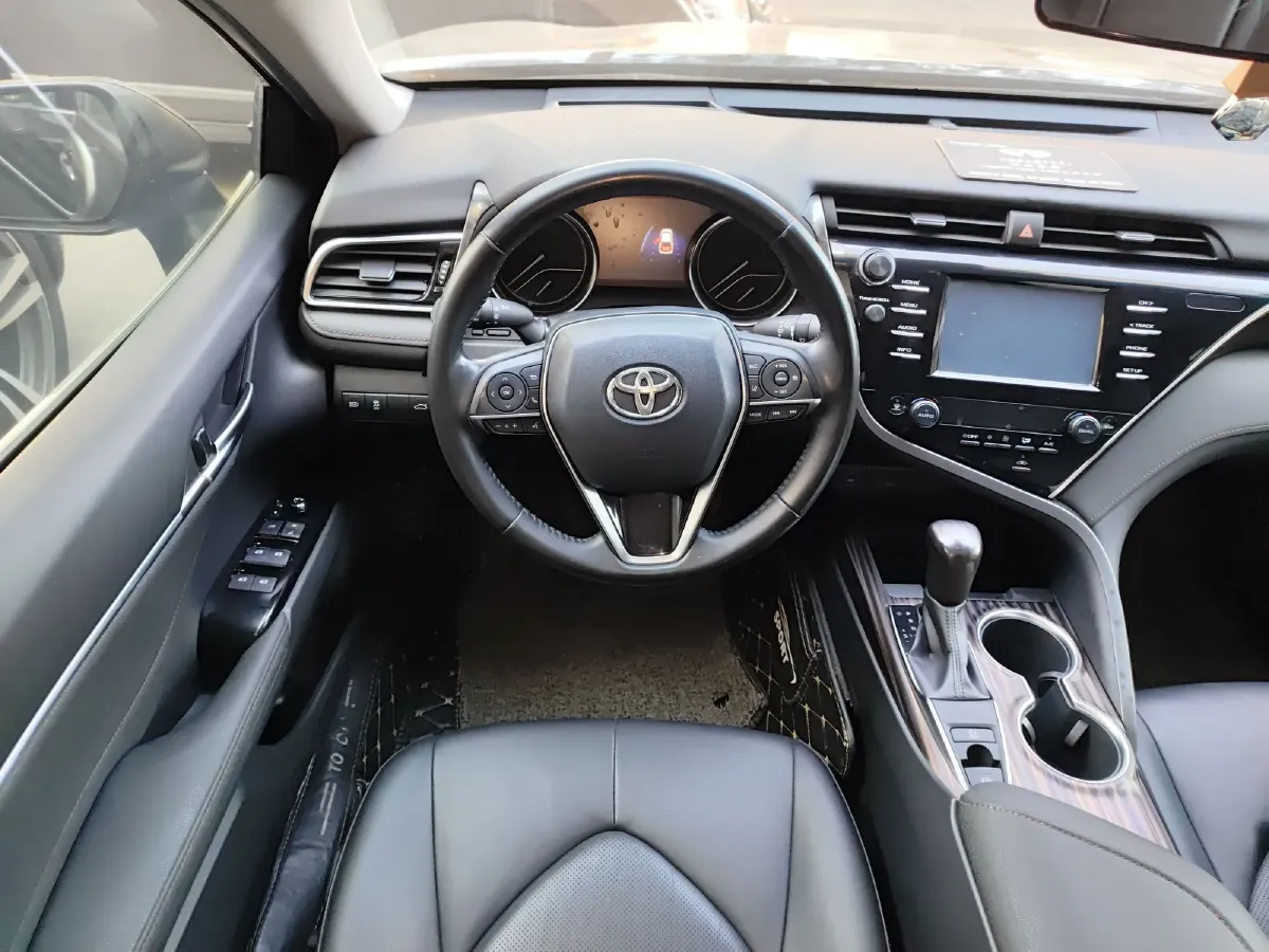 2018 Toyota Camry 2.0L 169HP L4 6AT,autocango,china used car exporter,china ev exporter,chinese used car exporter,chinese used ev exporter