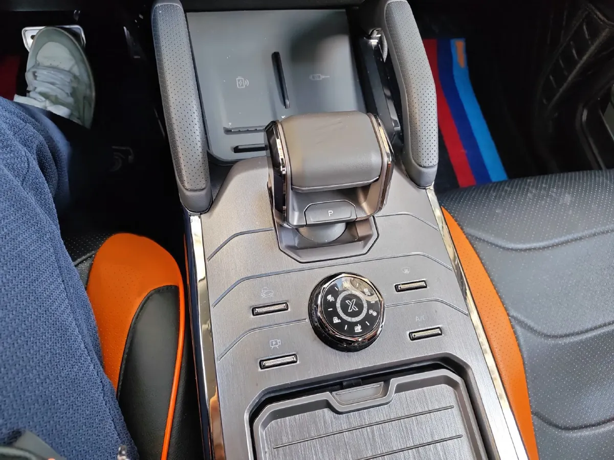 2024 Jetour Traveller 2.0T 254HP L4 7DCT,autocango,china used car exporter,china ev exporter,chinese used car exporter,chinese used ev exporter