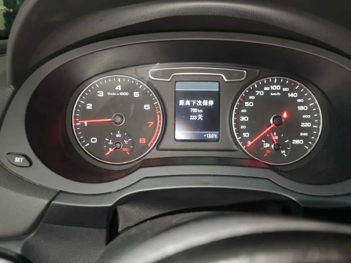 2015 Audi Q3 2.0T 170HP L4 7DCT,autocango,china used car exporter,china ev exporter,chinese used car exporter,chinese used ev exporter