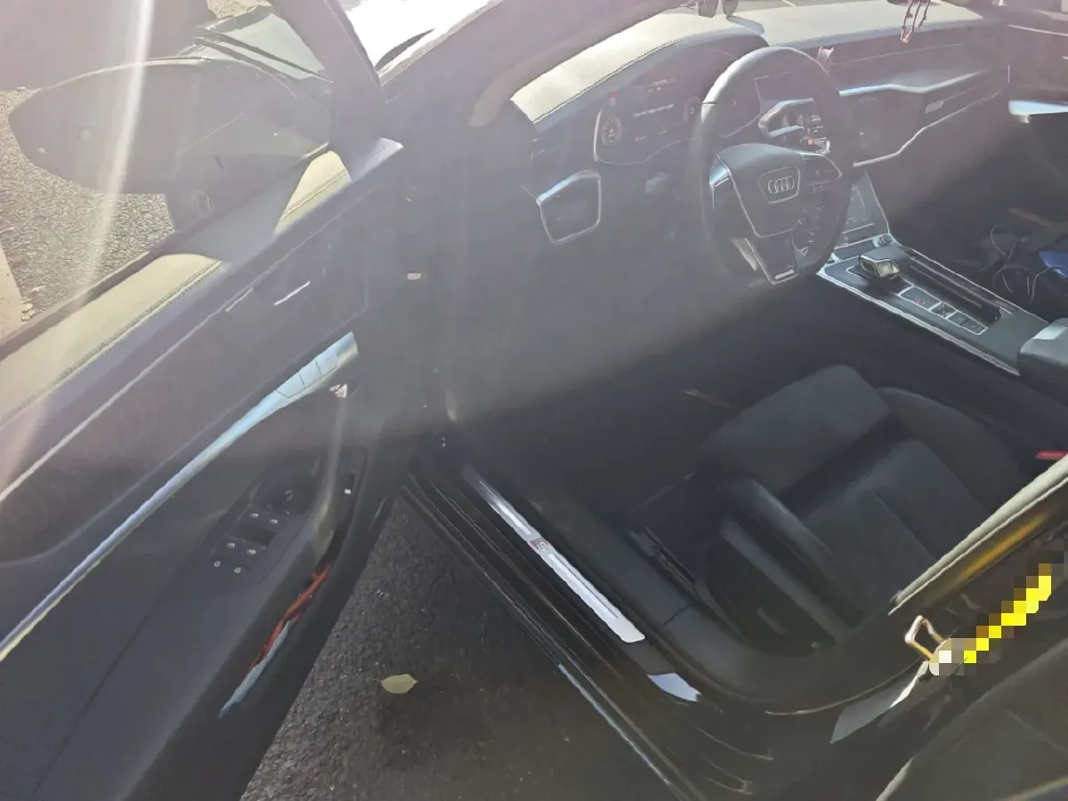 2023 Audi A6 2.0T 265HP L4 7DCT,autocango,china used car exporter,china ev exporter,chinese used car exporter,chinese used ev exporter