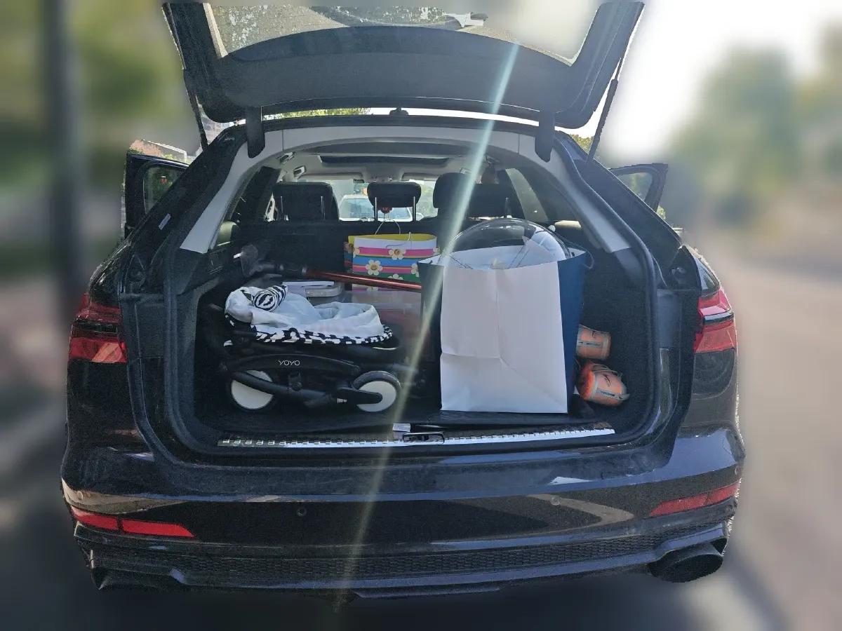 2023 Audi A6 2.0T 265HP L4 7DCT,autocango,china used car exporter,china ev exporter,chinese used car exporter,chinese used ev exporter