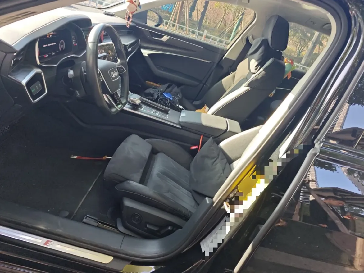 2023 Audi A6 2.0T 265HP L4 7DCT,autocango,china used car exporter,china ev exporter,chinese used car exporter,chinese used ev exporter