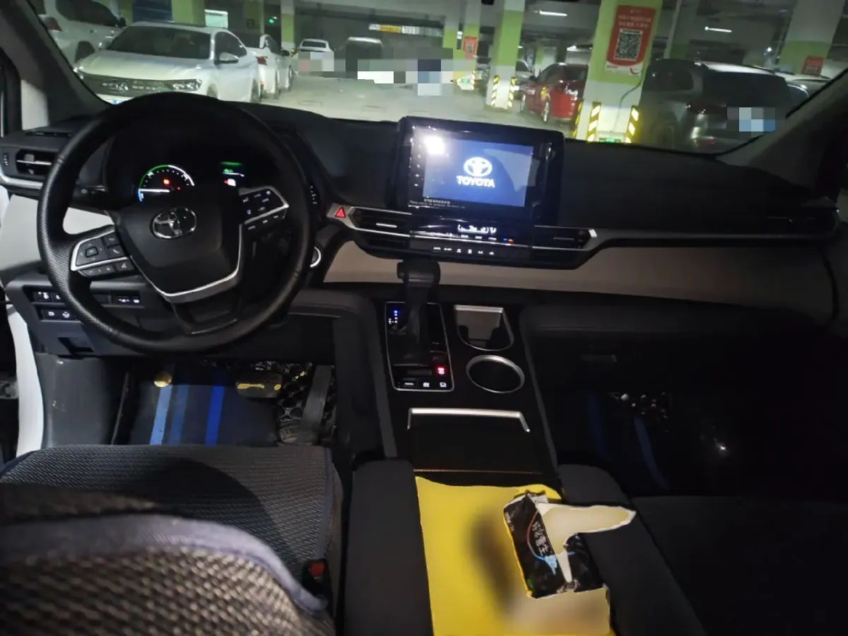 2023 Toyota Sienna 2.5L 189HP L4 E-CVT Hybrid,autocango,china used car exporter,china ev exporter,chinese used car exporter,chinese used ev exporter