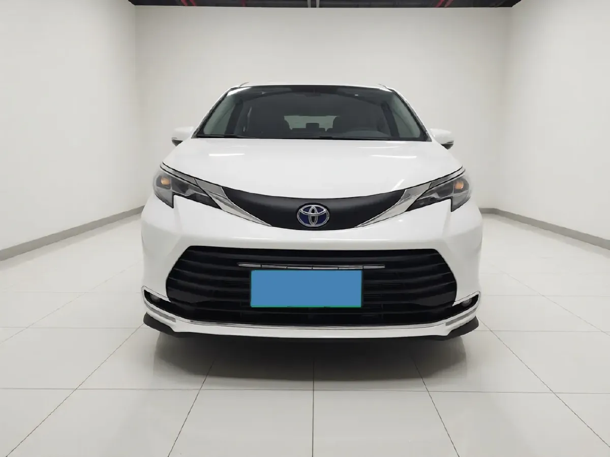 2023 Toyota Sienna 2.5L 189HP L4 E-CVT Hybrid,autocango,china used car exporter,china ev exporter,chinese used car exporter,chinese used ev exporter