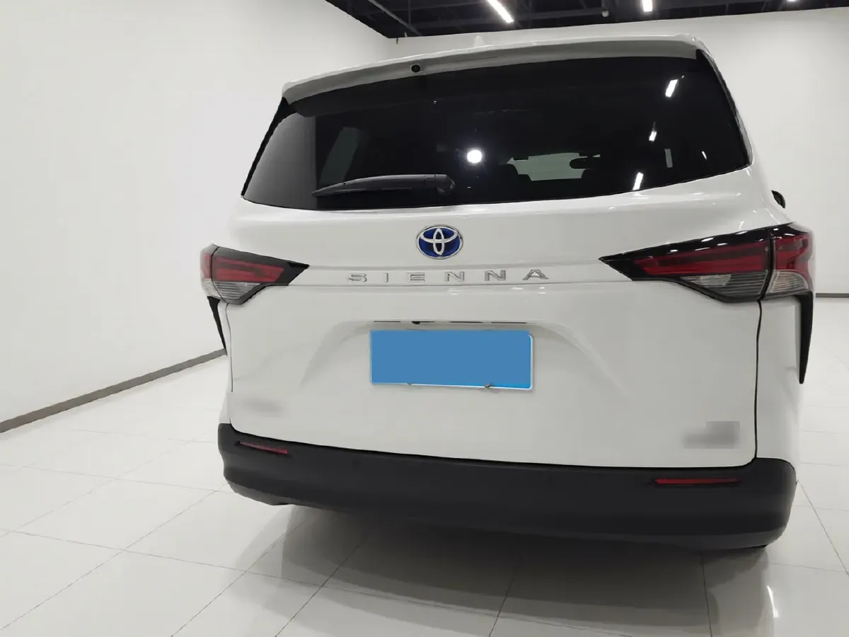 2023 Toyota Sienna 2.5L 189HP L4 E-CVT Hybrid,autocango,china used car exporter,china ev exporter,chinese used car exporter,chinese used ev exporter