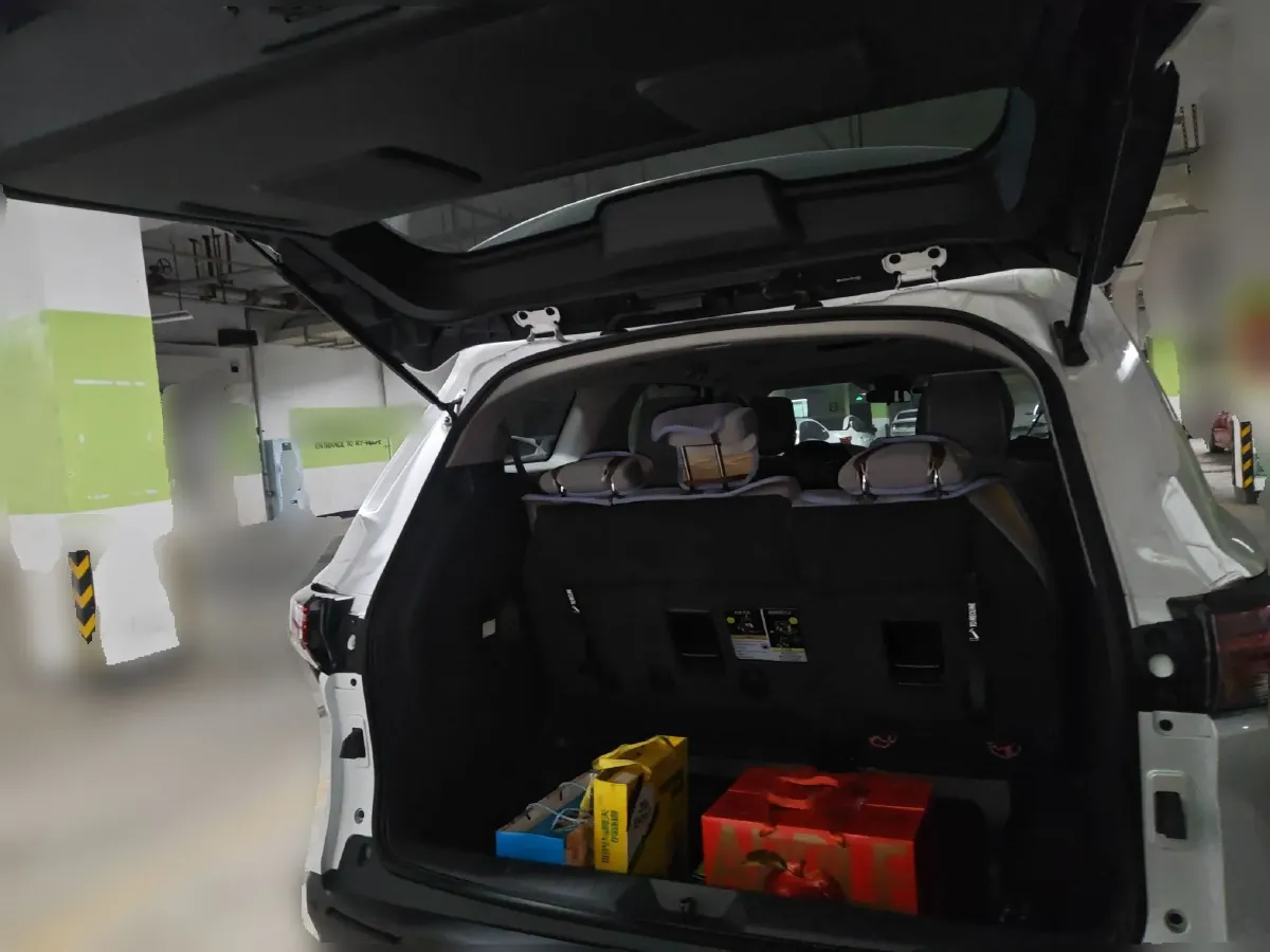 2023 Toyota Sienna 2.5L 189HP L4 E-CVT Hybrid,autocango,china used car exporter,china ev exporter,chinese used car exporter,chinese used ev exporter