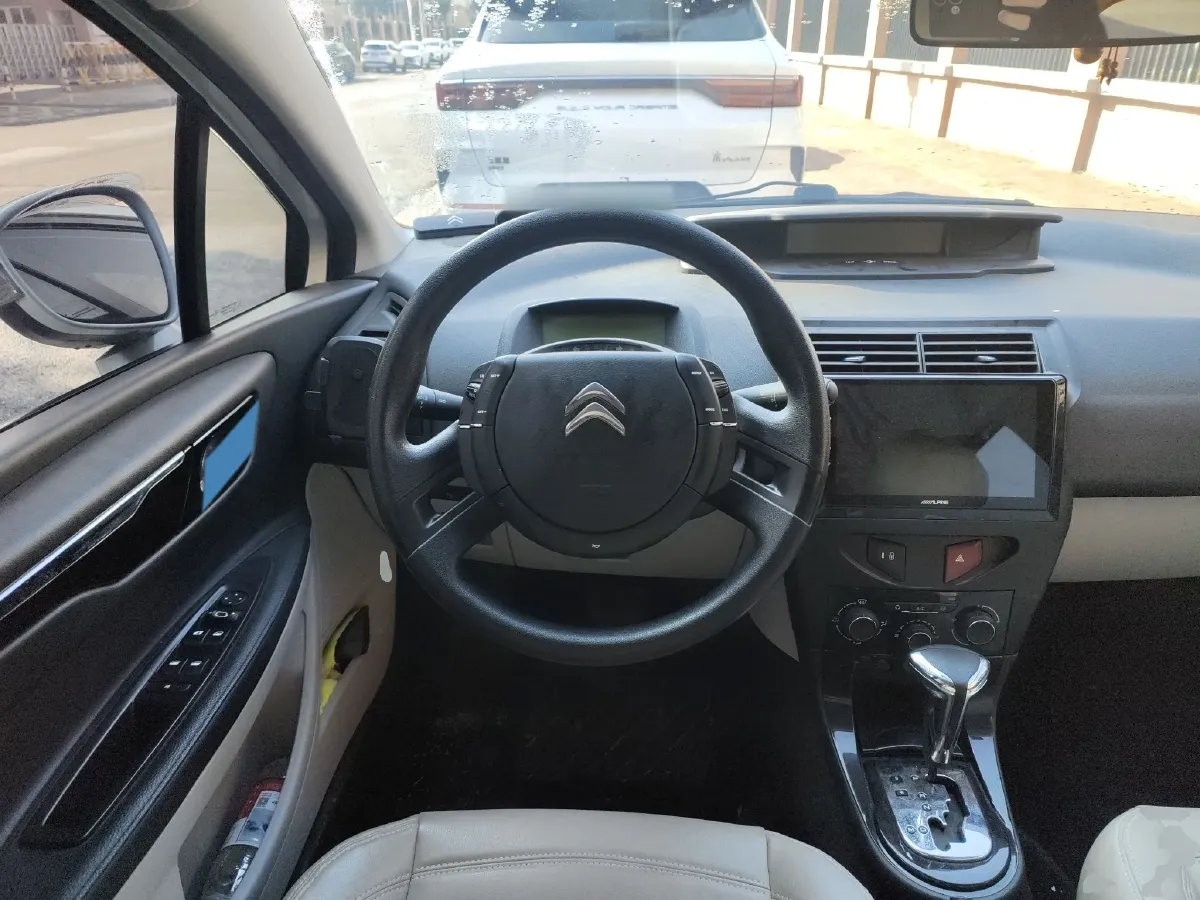 2014 Suzuki S-cross 1.6L 122HP L4 CVT,autocango,china used car exporter,china ev exporter,chinese used car exporter,chinese used ev exporter