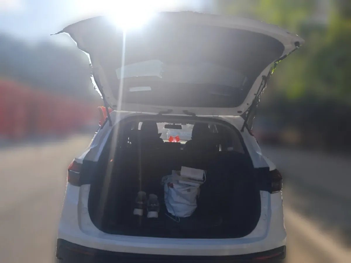 2024 Geely Coolray 1.5T 181HP L4 7DCT,autocango,china used car exporter,china ev exporter,chinese used car exporter,chinese used ev exporter