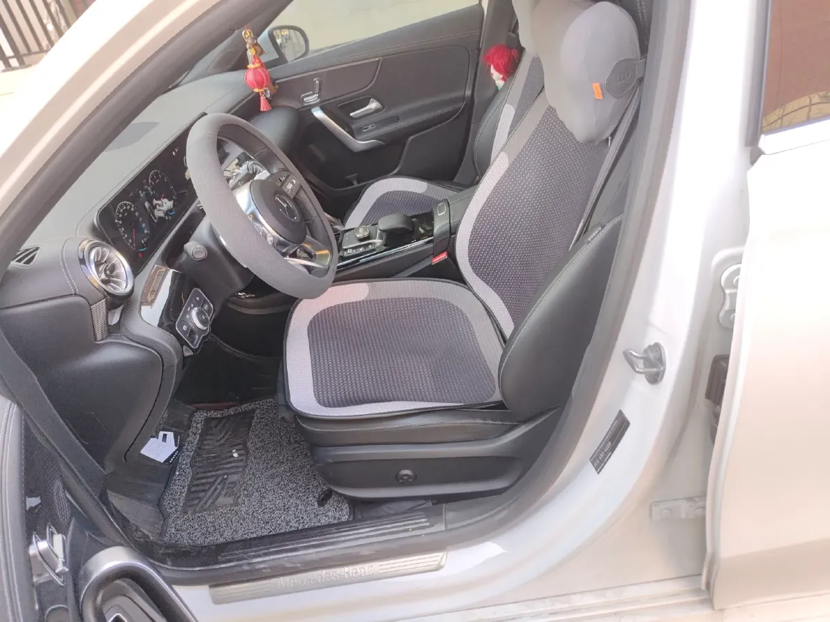 2022 Mercedes-Benz A Class 1.3T 163HP L4 7DCT,autocango,china used car exporter,china ev exporter,chinese used car exporter,chinese used ev exporter