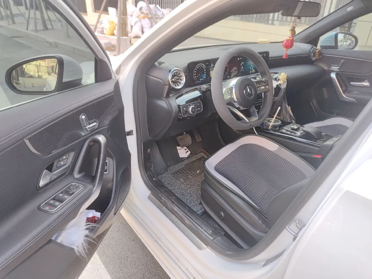 2022 Mercedes-Benz A Class 1.3T 163HP L4 7DCT,autocango,china used car exporter,china ev exporter,chinese used car exporter,chinese used ev exporter