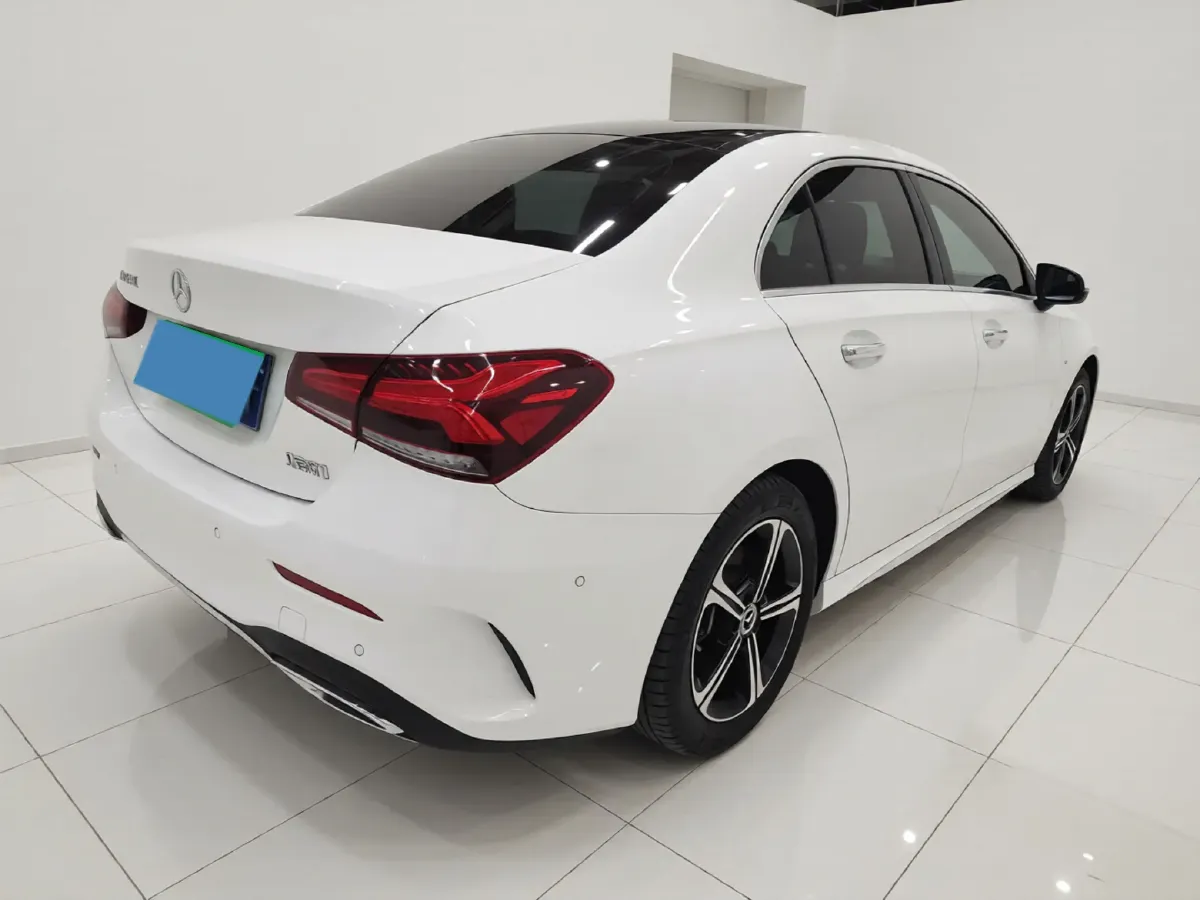2022 Mercedes-Benz A Class 1.3T 163HP L4 7DCT,autocango,china used car exporter,china ev exporter,chinese used car exporter,chinese used ev exporter