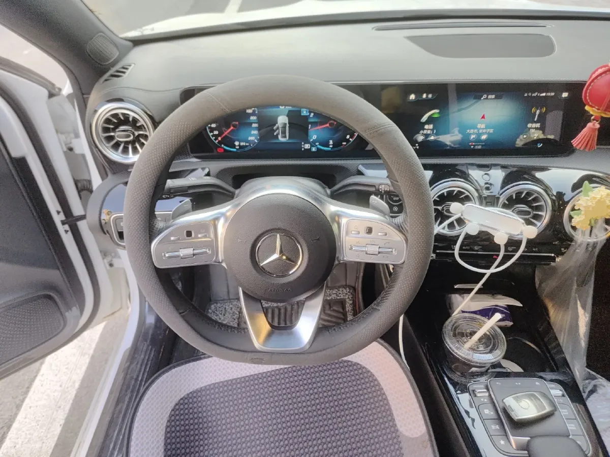 2022 Mercedes-Benz A Class 1.3T 163HP L4 7DCT,autocango,china used car exporter,china ev exporter,chinese used car exporter,chinese used ev exporter