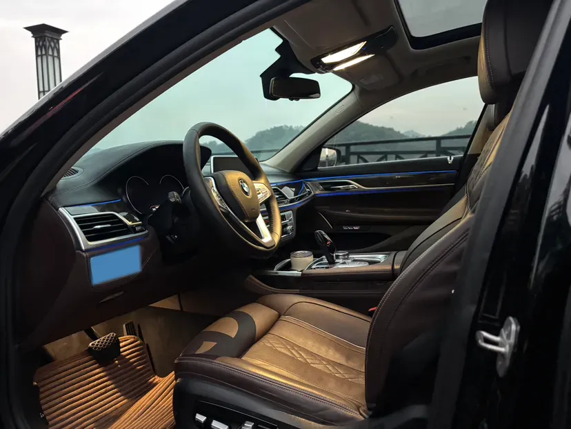 2018 BMW 7 Series 2.0T 258HP L4 8AT,autocango,china used car exporter,china ev exporter,chinese used car exporter,chinese used ev exporter