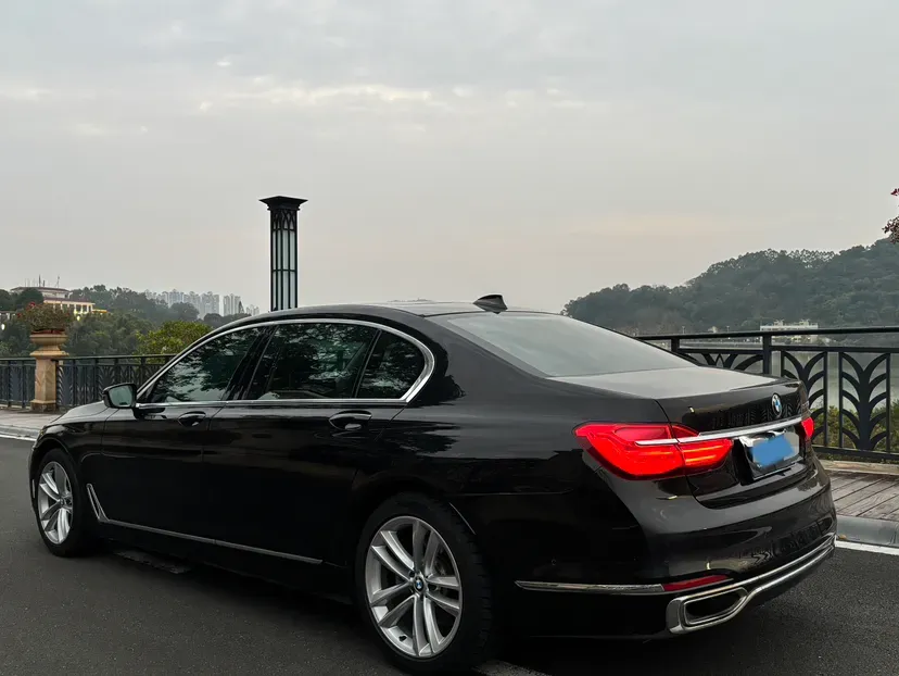 2018 BMW 7 Series 2.0T 258HP L4 8AT,autocango,china used car exporter,china ev exporter,chinese used car exporter,chinese used ev exporter
