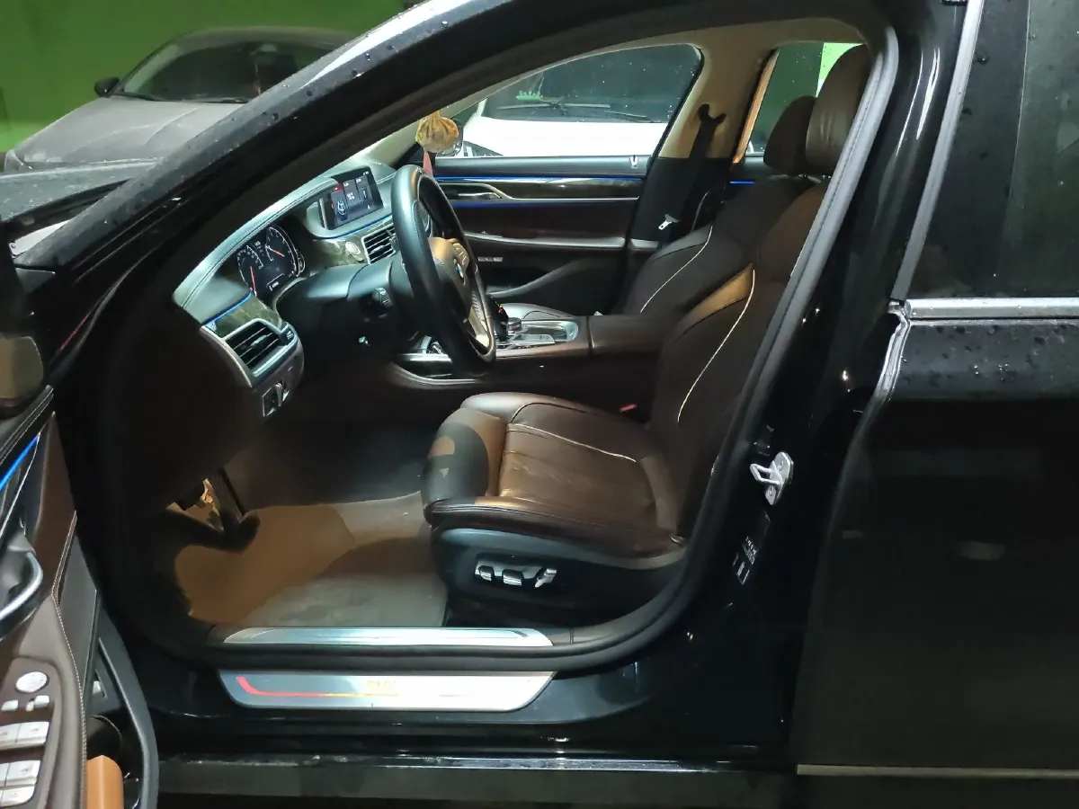 2018 BMW 7 Series 2.0T 258HP L4 8AT,autocango,china used car exporter,china ev exporter,chinese used car exporter,chinese used ev exporter