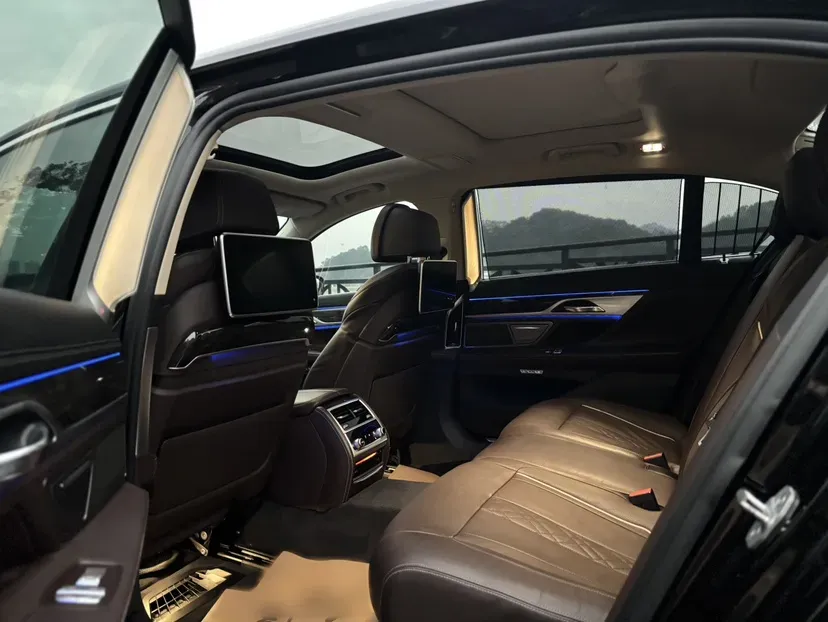 2018 BMW 7 Series 2.0T 258HP L4 8AT,autocango,china used car exporter,china ev exporter,chinese used car exporter,chinese used ev exporter