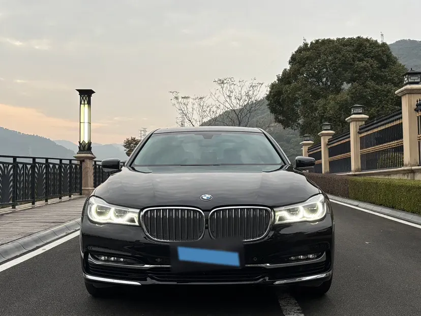 2018 BMW 7 Series 2.0T 258HP L4 8AT,autocango,china used car exporter,china ev exporter,chinese used car exporter,chinese used ev exporter