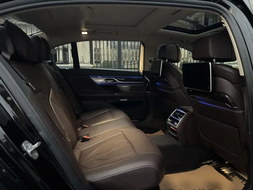 2018 BMW 7 Series 2.0T 258HP L4 8AT,autocango,china used car exporter,china ev exporter,chinese used car exporter,chinese used ev exporter