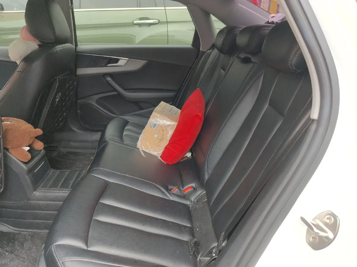 2019 Audi A4L 2.0T 190HP L4 7DCT,autocango,china used car exporter,china ev exporter,chinese used car exporter,chinese used ev exporter