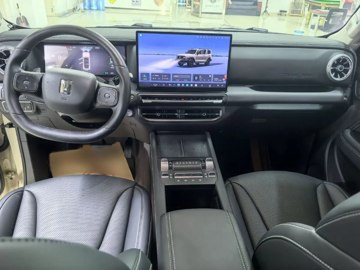2025 Tank 300 2.0T 252HP L4 9AT PHEV 37.1KWH,autocango,china used car exporter,china ev exporter,chinese used car exporter,chinese used ev exporter