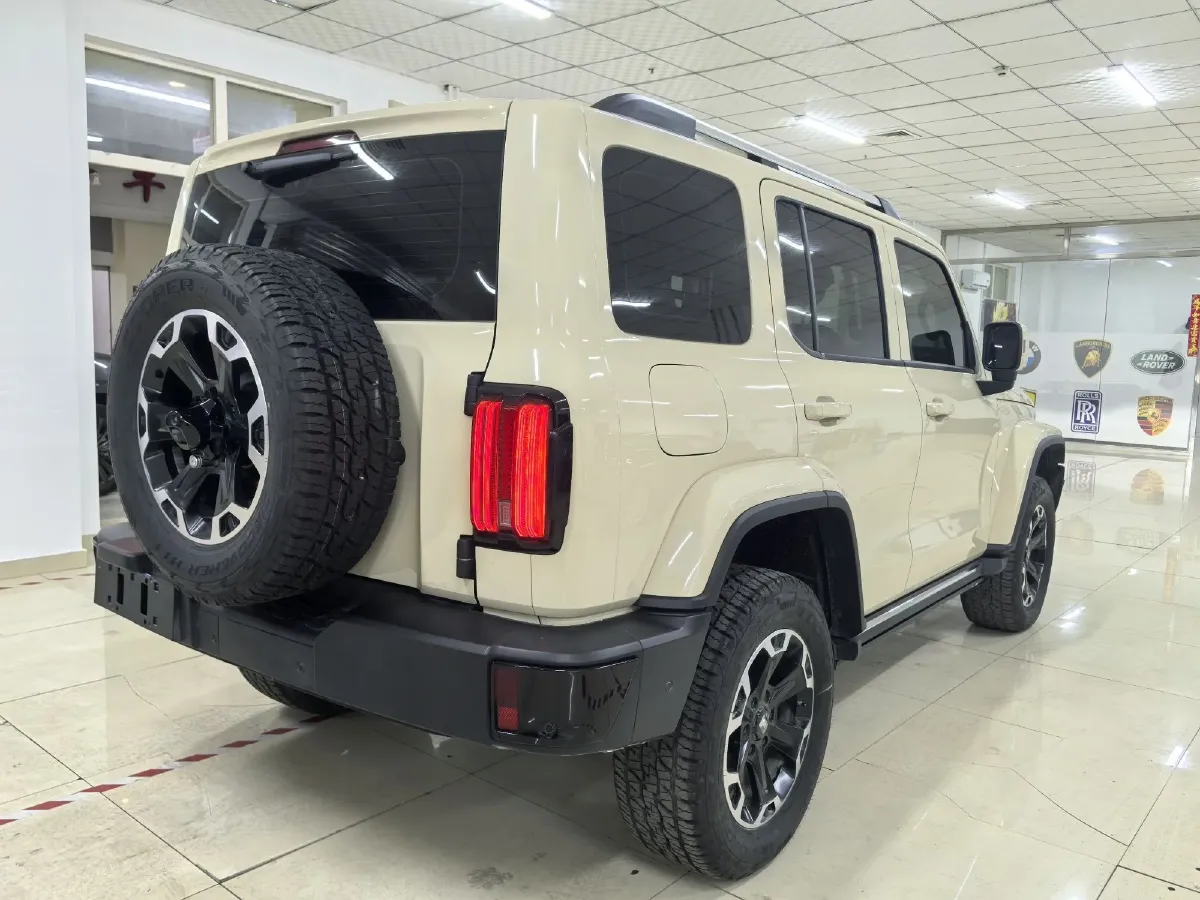 2025 Tank 300 2.0T 252HP L4 9AT PHEV 37.1KWH,autocango,china used car exporter,china ev exporter,chinese used car exporter,chinese used ev exporter