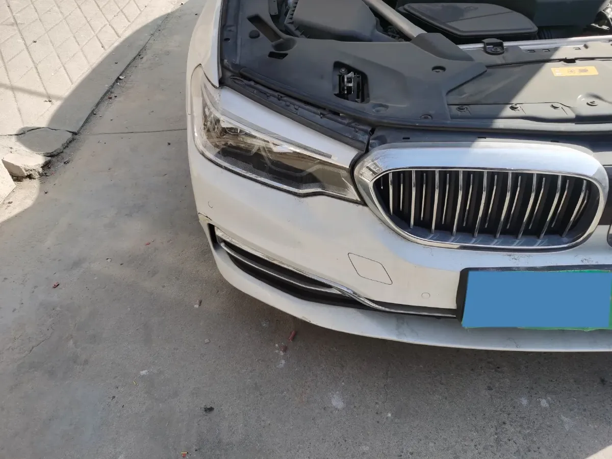 2019 BMW 5 Series 2.0T 184HP L4 8AT PHEV 13KWH,autocango,china used car exporter,china ev exporter,chinese used car exporter,chinese used ev exporter
