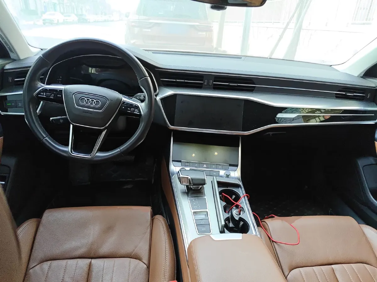 2021 Audi A6L 2.0T 224HP L4 7DCT,autocango,china used car exporter,china ev exporter,chinese used car exporter,chinese used ev exporter