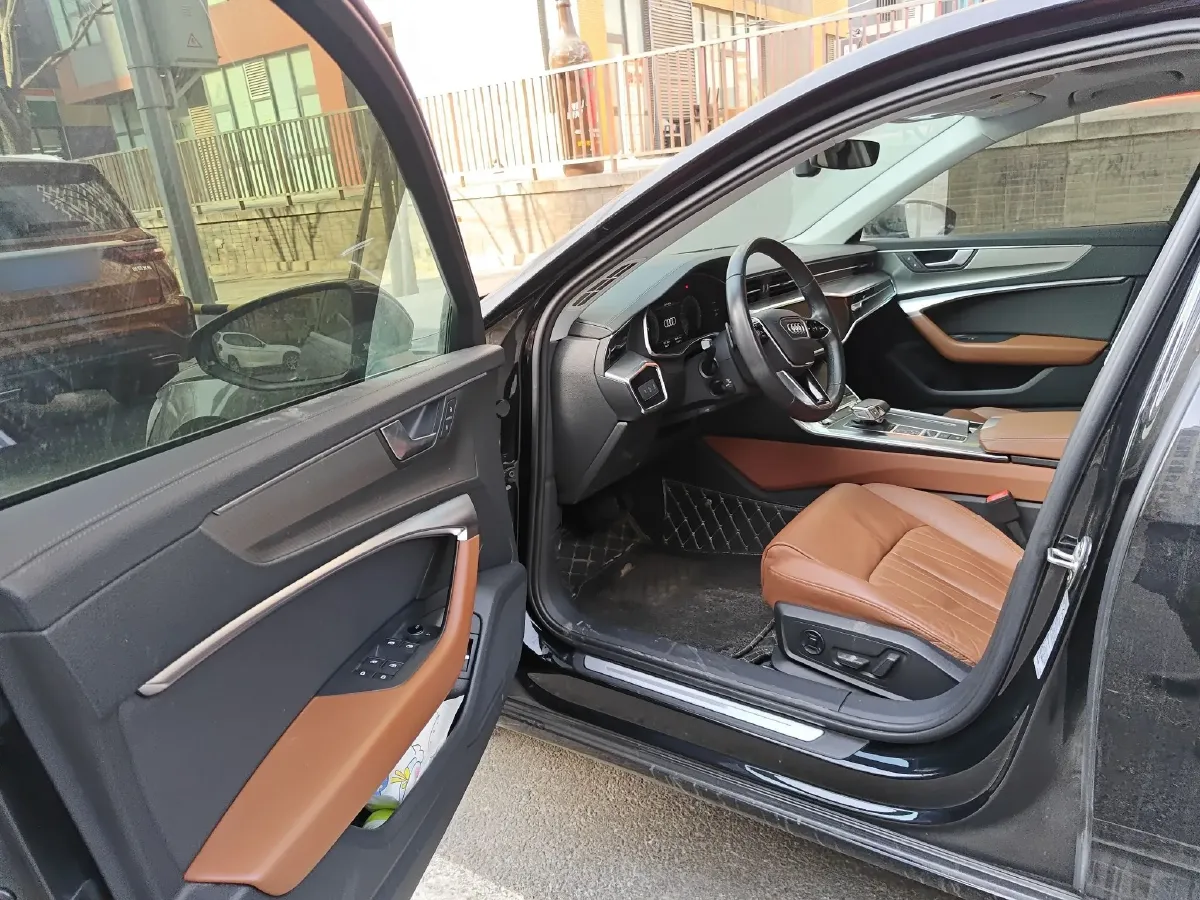 2021 Audi A6L 2.0T 224HP L4 7DCT,autocango,china used car exporter,china ev exporter,chinese used car exporter,chinese used ev exporter