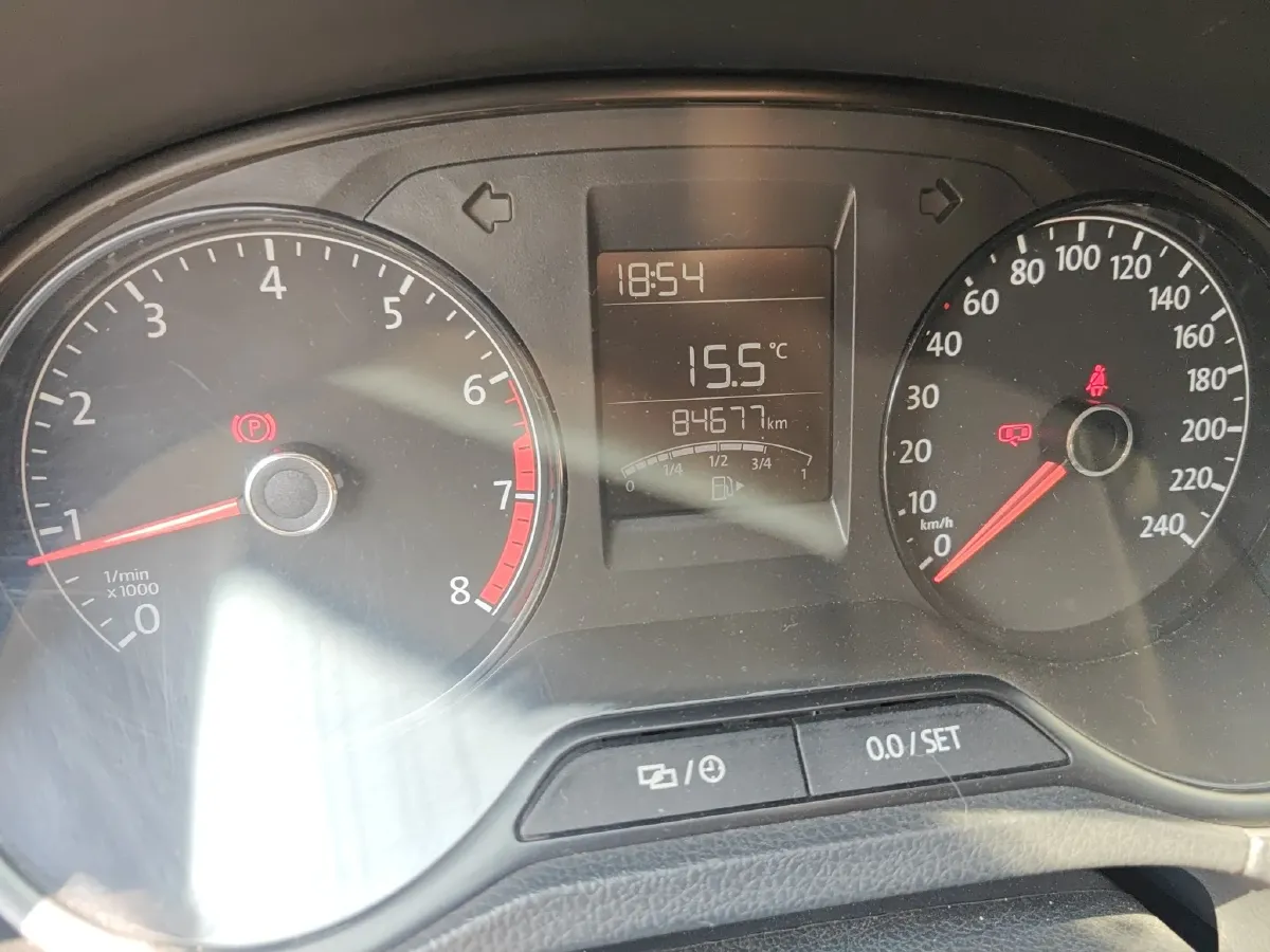 2016 Volkswagen Polo 1.4L 90HP L4 5MT,autocango,china used car exporter,china ev exporter,chinese used car exporter,chinese used ev exporter