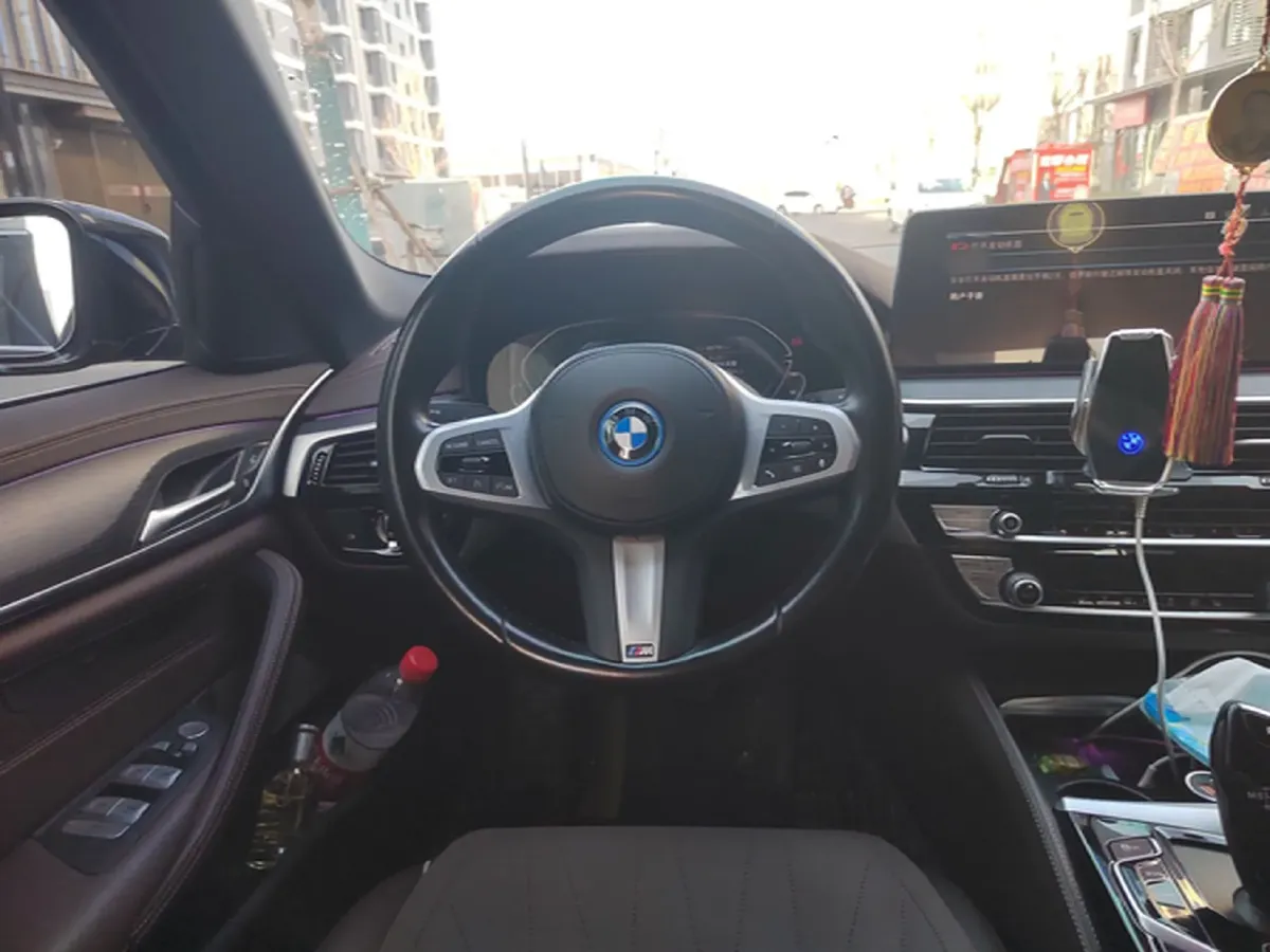 2022 BMW 5 Series 2.0T 184HP L4 8AT PHEV 17.7KWH,autocango,china used car exporter,china ev exporter,chinese used car exporter,chinese used ev exporter