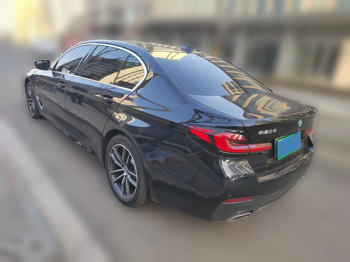 2022 BMW 5 Series 2.0T 184HP L4 8AT PHEV 17.7KWH,autocango,china used car exporter,china ev exporter,chinese used car exporter,chinese used ev exporter