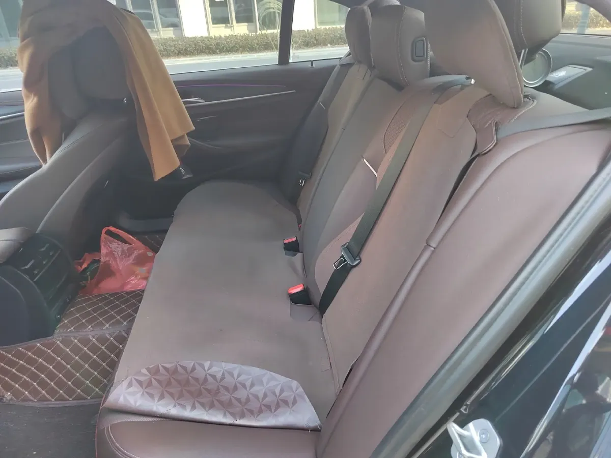 2022 BMW 5 Series 2.0T 184HP L4 8AT PHEV 17.7KWH,autocango,china used car exporter,china ev exporter,chinese used car exporter,chinese used ev exporter