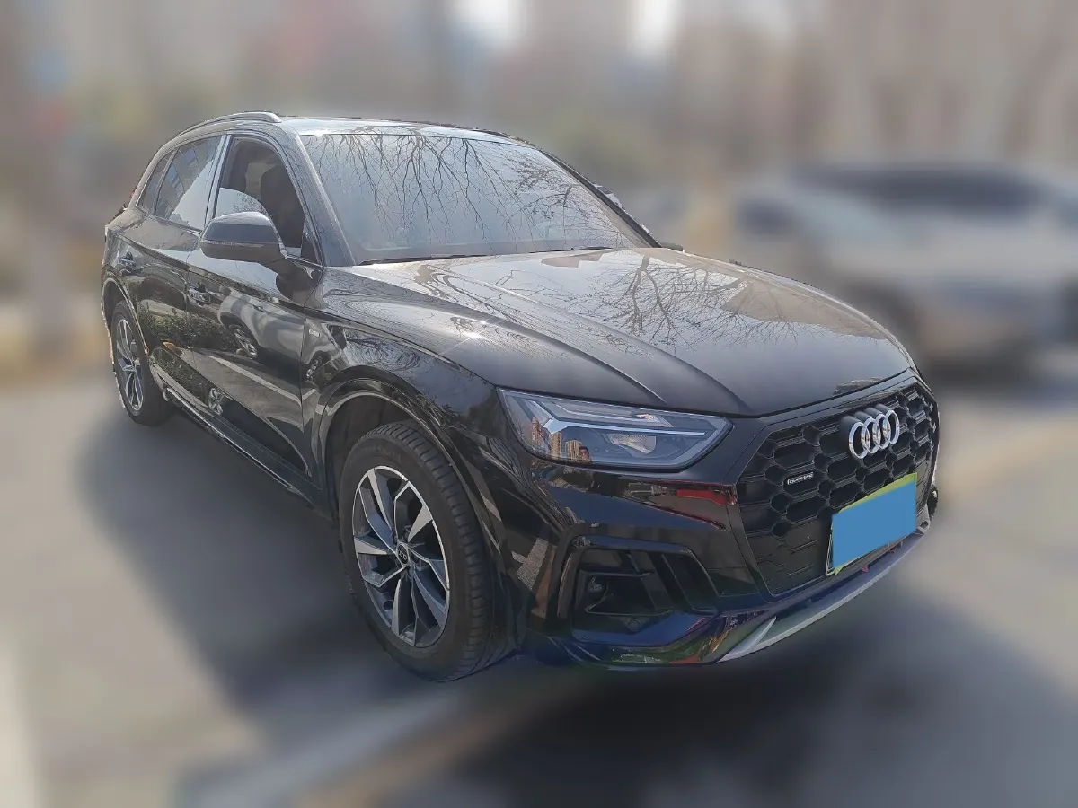 2023 Audi Q5L 2.0T 190HP L4 7DCT,autocango,china used car exporter,china ev exporter,chinese used car exporter,chinese used ev exporter