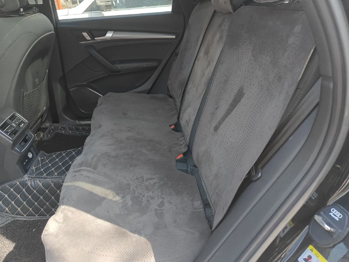 2023 Audi Q5L 2.0T 190HP L4 7DCT,autocango,china used car exporter,china ev exporter,chinese used car exporter,chinese used ev exporter