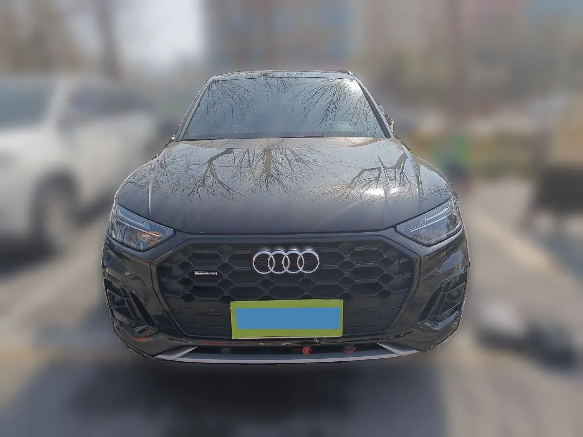 2023 Audi Q5L 2.0T 190HP L4 7DCT,autocango,china used car exporter,china ev exporter,chinese used car exporter,chinese used ev exporter