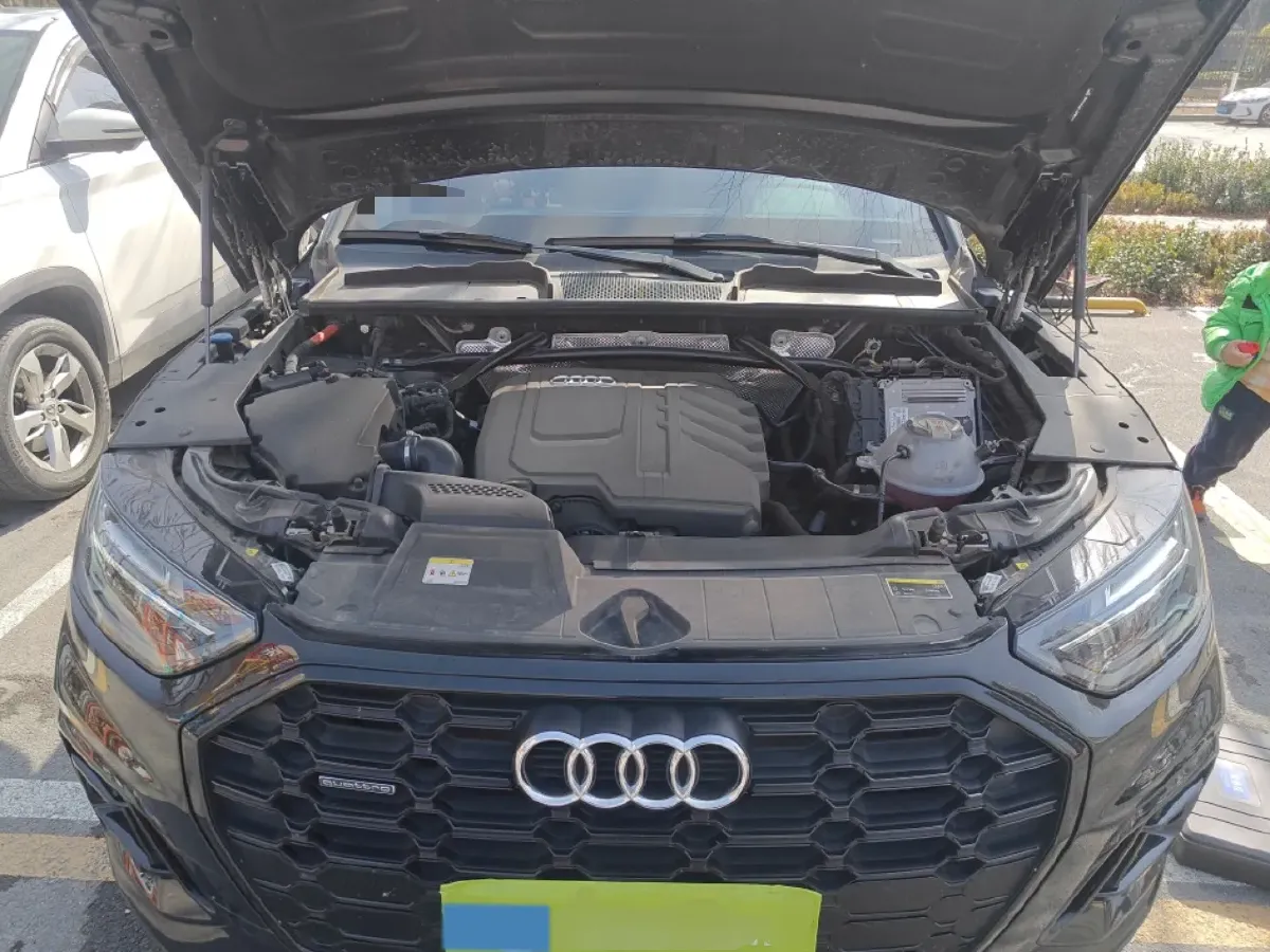 2023 Audi Q5L 2.0T 190HP L4 7DCT,autocango,china used car exporter,china ev exporter,chinese used car exporter,chinese used ev exporter