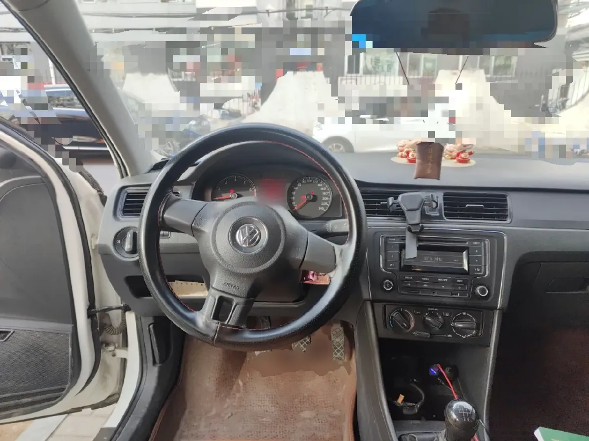 2015 Volkswagen Santana 1.4L 90HP L4 5MT,autocango,china used car exporter,china ev exporter,chinese used car exporter,chinese used ev exporter