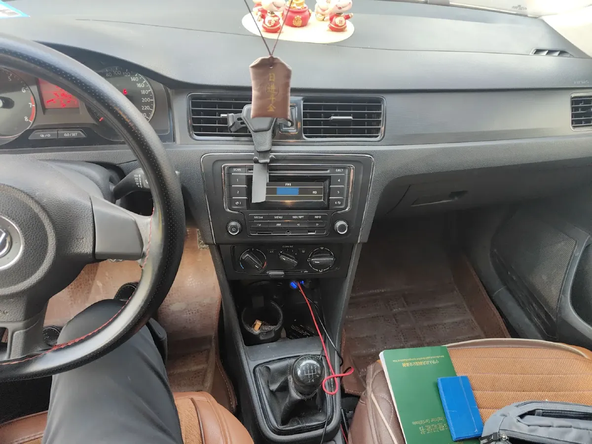 2015 Volkswagen Santana 1.4L 90HP L4 5MT,autocango,china used car exporter,china ev exporter,chinese used car exporter,chinese used ev exporter