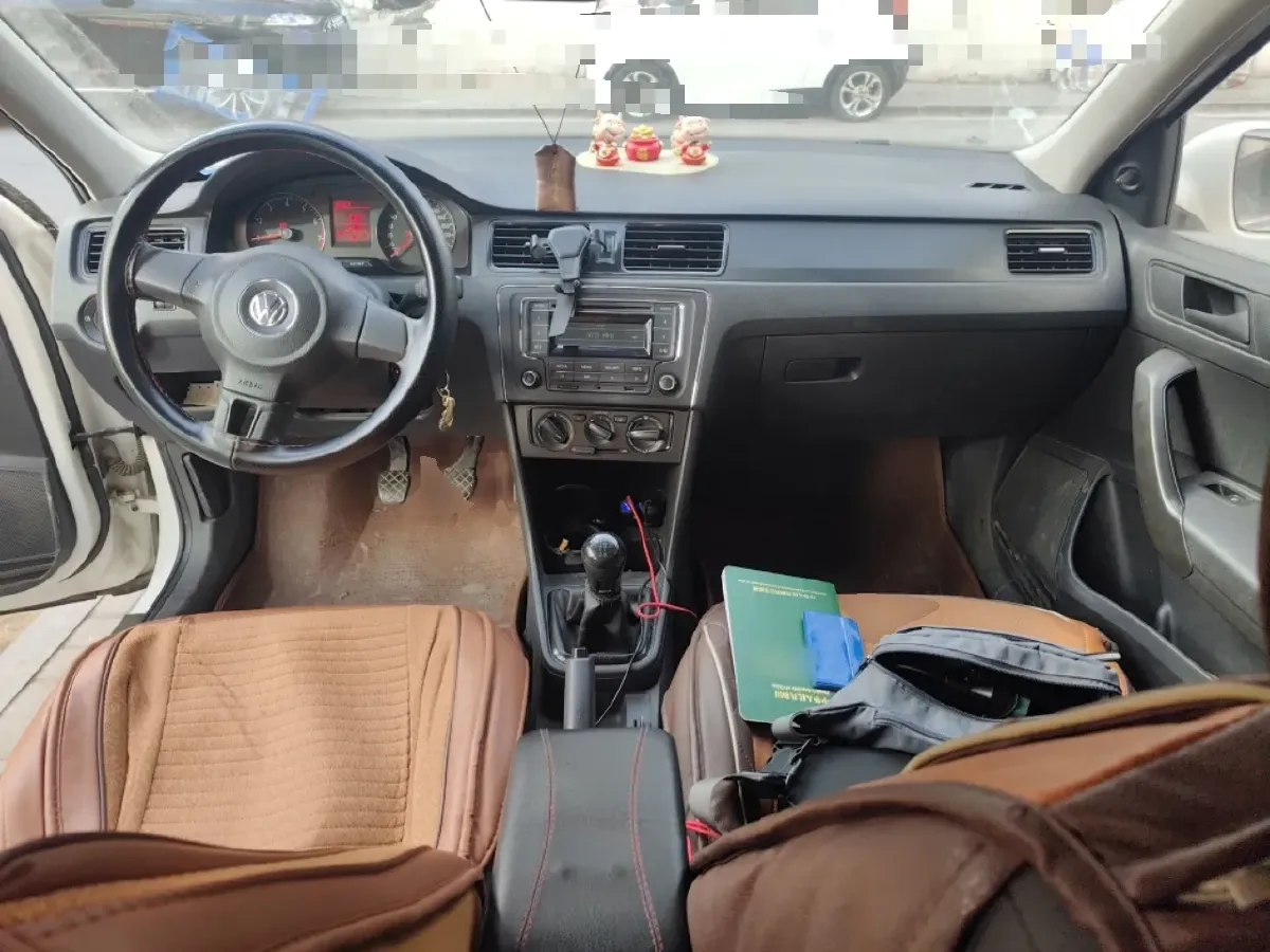 2015 Volkswagen Santana 1.4L 90HP L4 5MT,autocango,china used car exporter,china ev exporter,chinese used car exporter,chinese used ev exporter