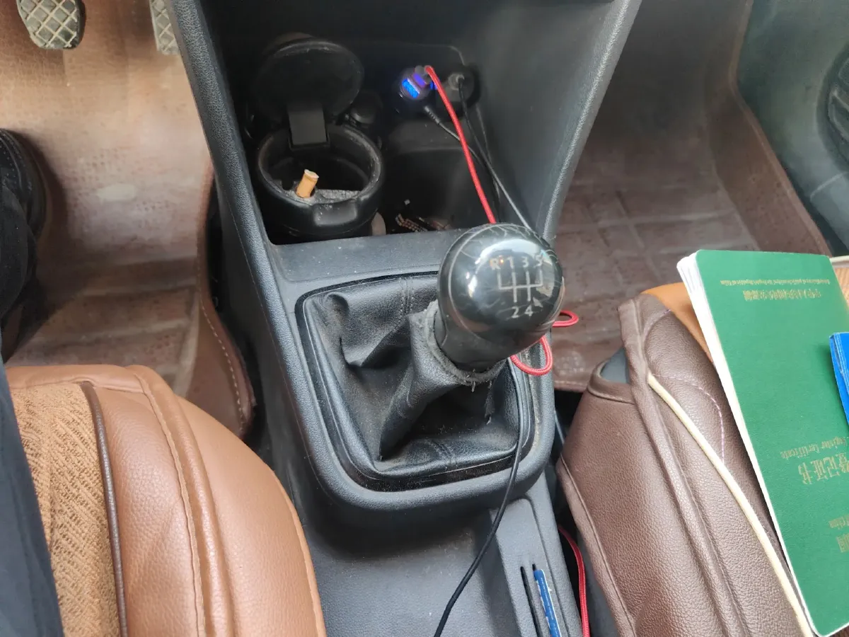 2015 Volkswagen Santana 1.4L 90HP L4 5MT,autocango,china used car exporter,china ev exporter,chinese used car exporter,chinese used ev exporter