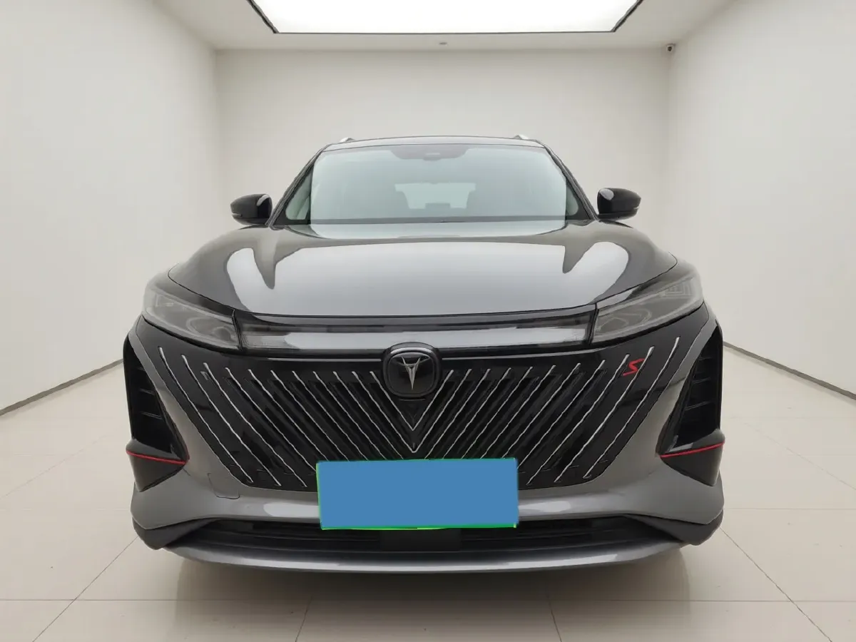 2022 ChangAn CS75 Plus 2.0T 233HP L4 8AT,autocango,china used car exporter,china ev exporter,chinese used car exporter,chinese used ev exporter