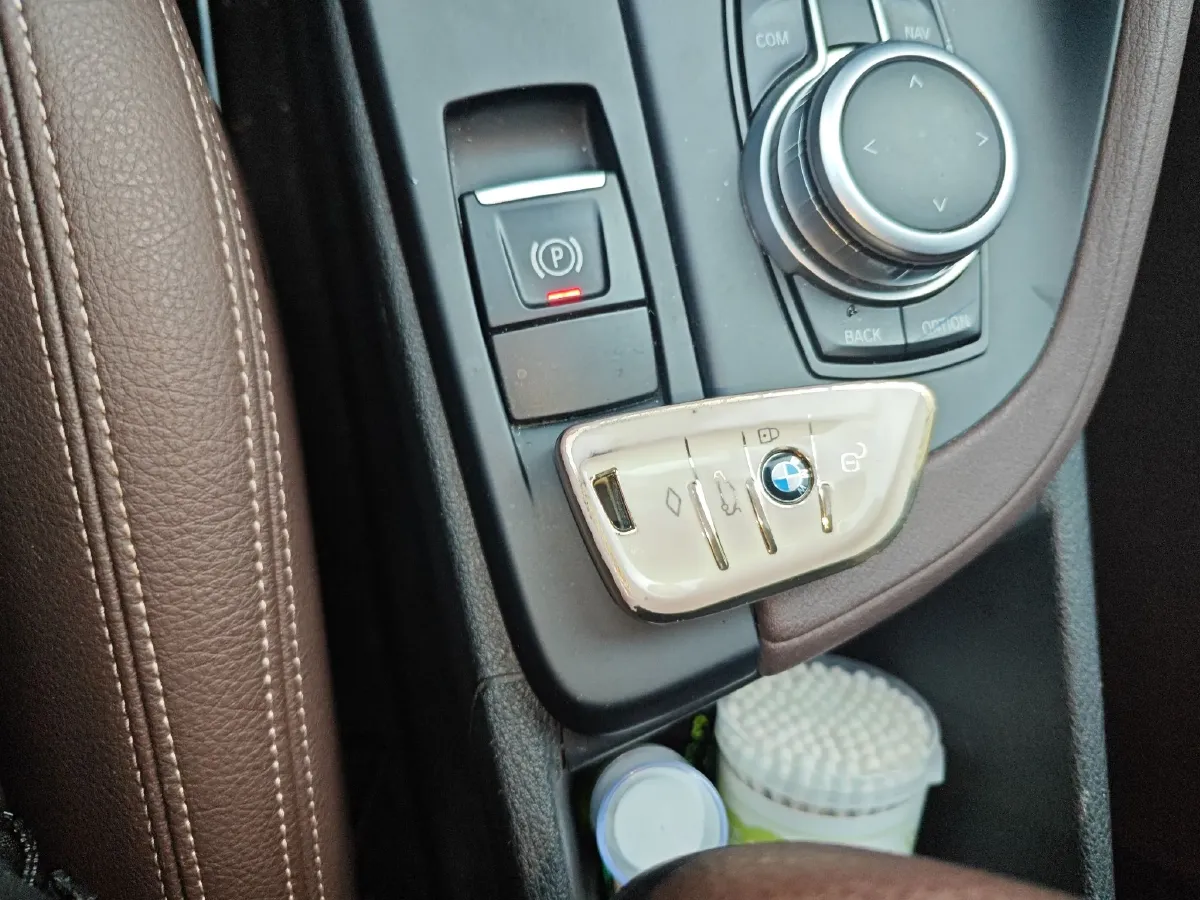 2020 BMW X1 2.0T 192HP L4 8AT,autocango,china used car exporter,china ev exporter,chinese used car exporter,chinese used ev exporter