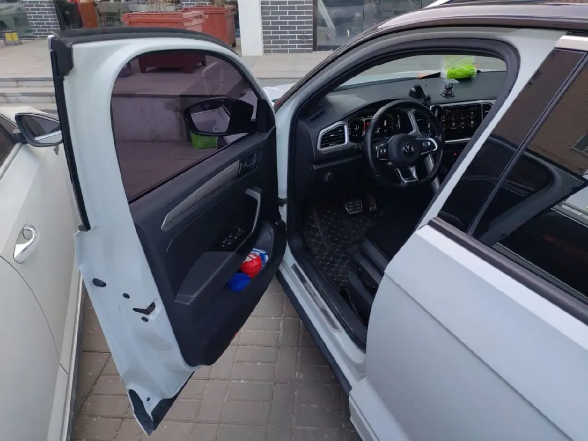 2022 Volkswagen T-Roc 1.4T 150HP L4 7DCT,autocango,china used car exporter,china ev exporter,chinese used car exporter,chinese used ev exporter