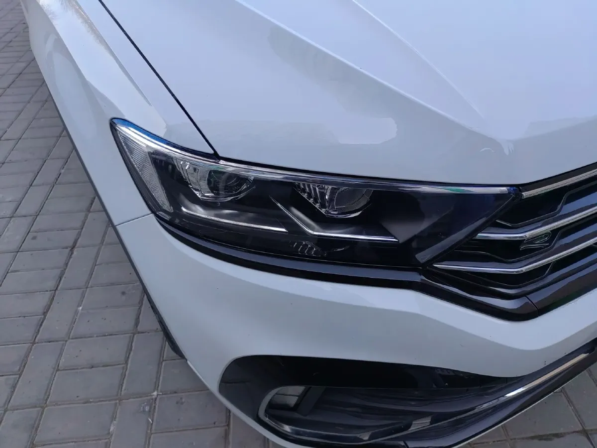 2022 Volkswagen T-Roc 1.4T 150HP L4 7DCT,autocango,china used car exporter,china ev exporter,chinese used car exporter,chinese used ev exporter