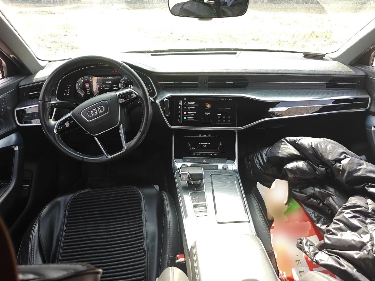 2021 Audi A6L 2.0T 190HP L4 7DCT,autocango,china used car exporter,china ev exporter,chinese used car exporter,chinese used ev exporter